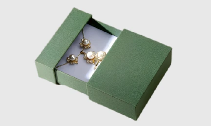 Green drawer box with jewelry insert